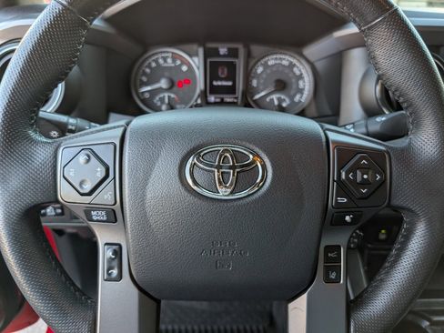 Used 2020 Toyota Tacoma SR5 image 18