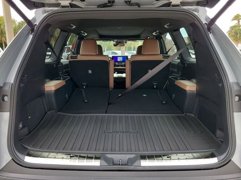 New 2026 Toyota Grand Highlander MAX Platinum image 9