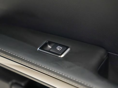 Used 2018 Mercedes-Benz AMG GT Roadster image 16