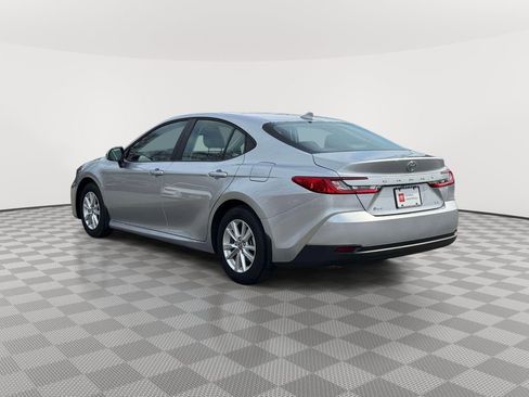 Used 2025 Toyota Camry LE image 5
