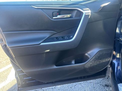 Used 2022 Toyota RAV4 XLE w/ Convenience Package image 21