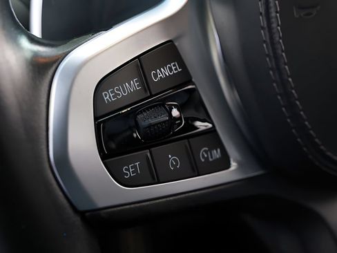 Used 2022 BMW X5 sDrive40i w/ M Sport Package RWD image 47