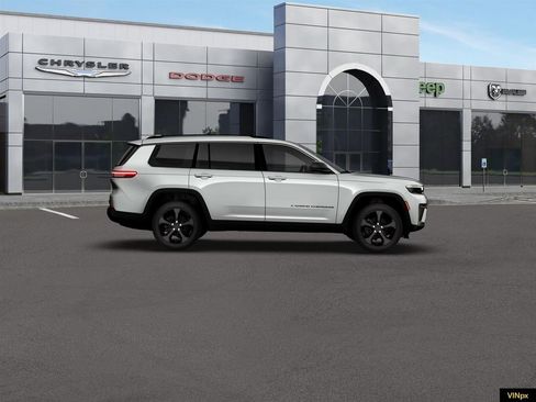 New 2026 Jeep Grand Cherokee L Limited w/ Limited Altitude Package AWD/4WD image 9