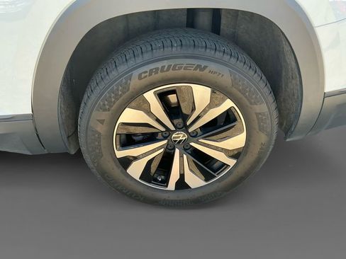 Used 2024 Volkswagen Atlas SE AWD/4WD image 14