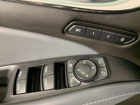 Used 2021 Buick Enclave Premium w/ Sun and Sites Package AWD/4WD image 19
