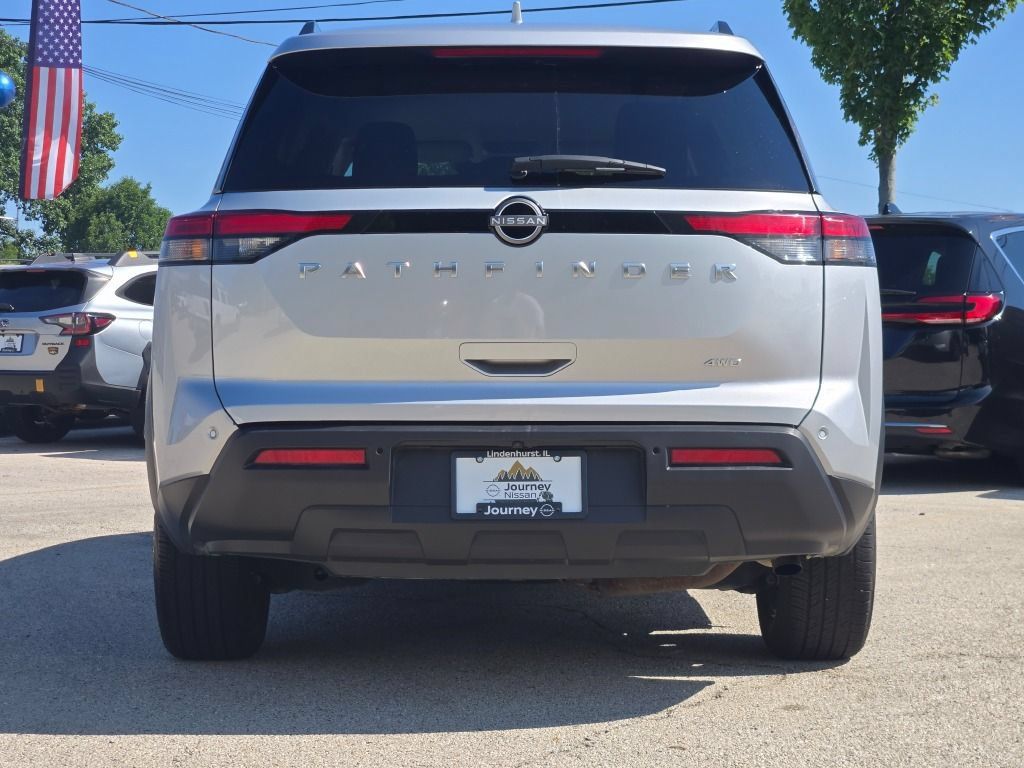 Used 2025 Nissan Pathfinder SV AWD/4WD image 13