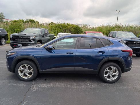 Used 2024 Chevrolet Trax LS w/ LS Convenience Package FWD image 5