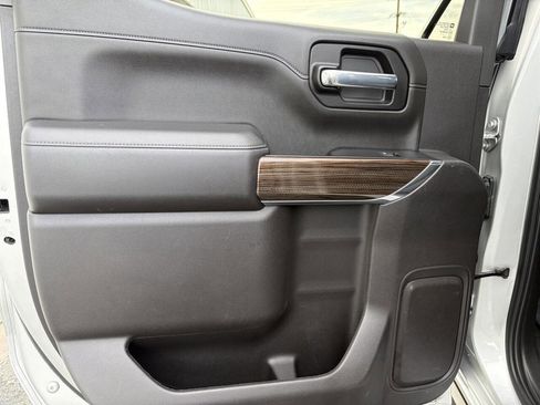 Used 2021 Chevrolet Silverado 1500 LT Trail Boss w/ Convenience Package II image 25