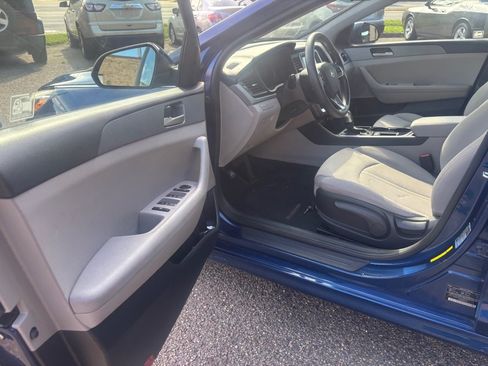 Used 2018 Hyundai Sonata SE FWD image 9