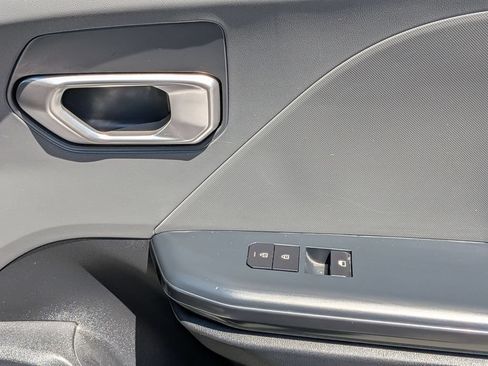 Used 2025 Kia K4 FWD image 33