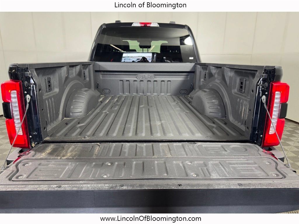 Used 2025 Ford F250 Lariat w/ Black Appearance Package AWD/4WD image 16