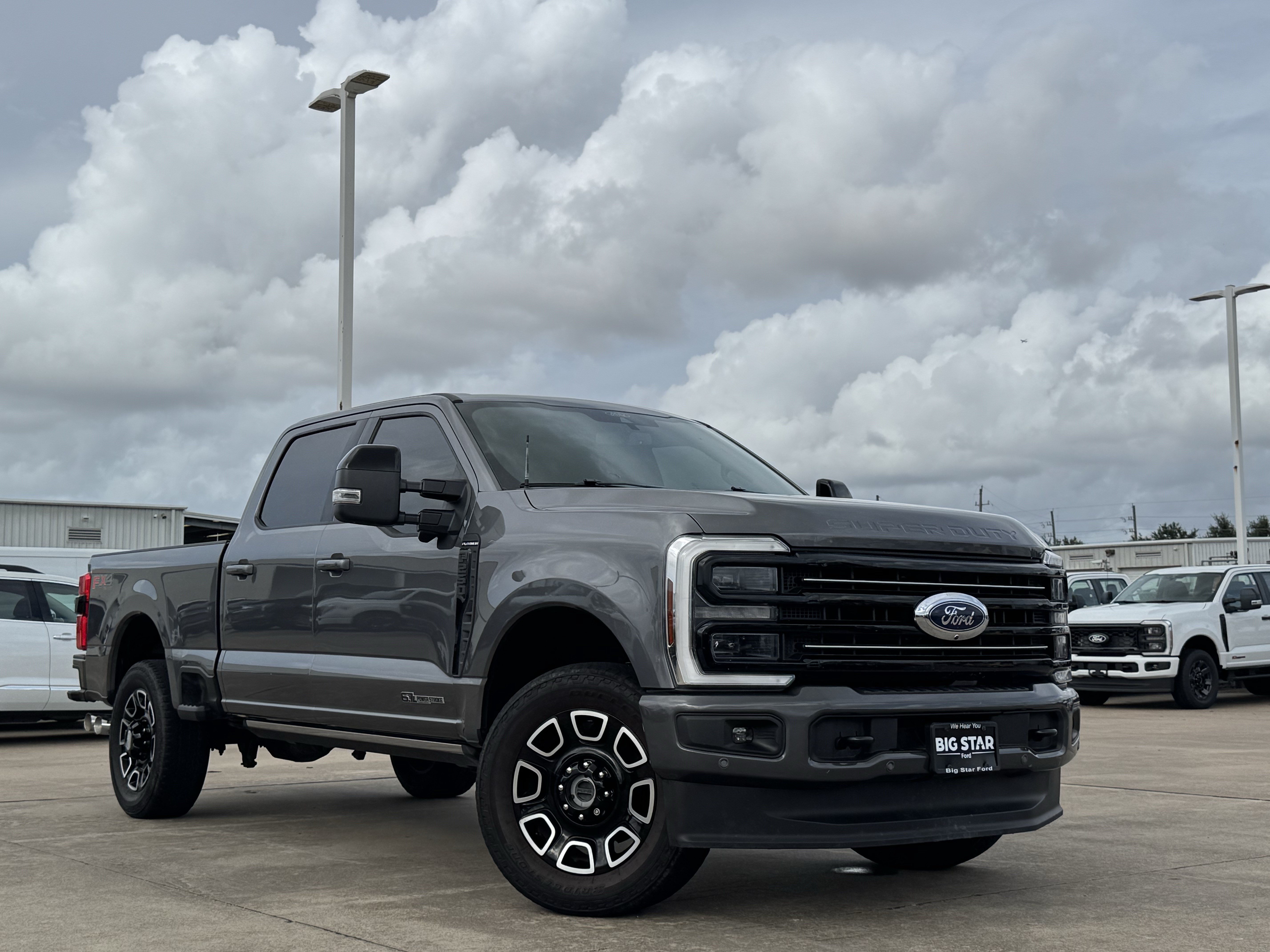 Used 2025 Ford F250 Platinum w/ FX4 Off-Road Package AWD/4WD image 2