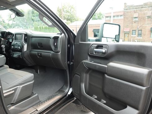 Used 2022 Chevrolet Silverado 2500 Custom w/ Custom Convenience Package AWD/4WD image 32
