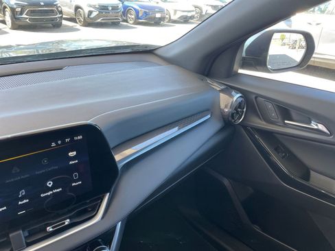 Used 2025 Chevrolet Equinox LT image 35