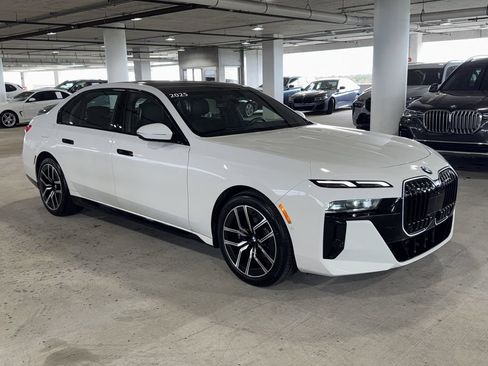 Used 2025 BMW 760i xDrive w/ Executive Package AWD/4WD image 1