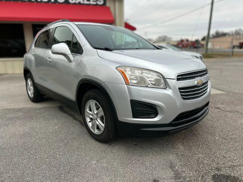 Used 2016 Chevrolet Trax LT w/ LT Convenience Package image 5