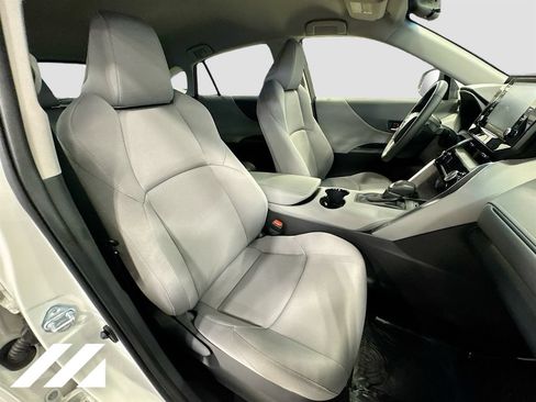 Used 2021 Toyota Venza LE w/ Carpet Mat Package (TMS) AWD/4WD image 29