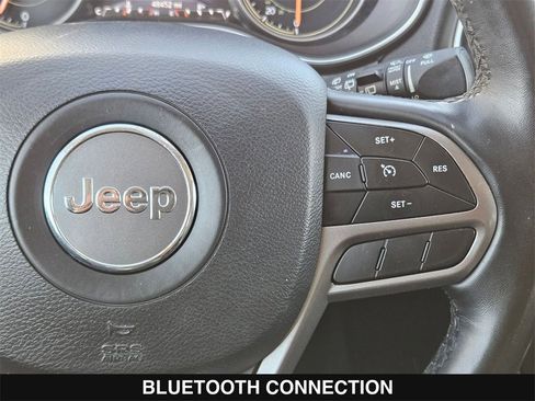 Used 2020 Jeep Cherokee Limited image 24