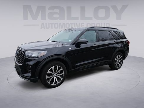 Certified 2025 Ford Explorer ST-Line image 1