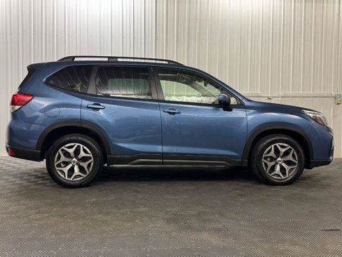 Used 2021 Subaru Forester Premium AWD/4WD image 5