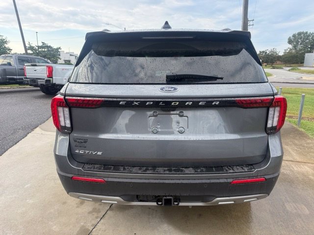 Used 2026 Ford Explorer Active w/ Active Comfort Package RWD image 9