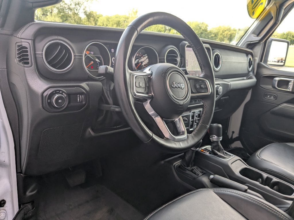 Used 2023 Jeep Wrangler Unlimited Sahara w/ Cold Weather Group AWD/4WD image 2