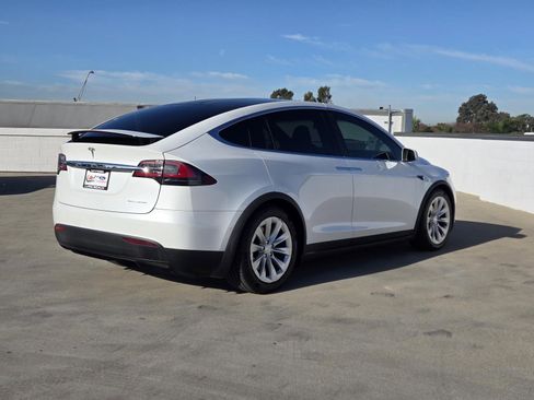 Used 2019 Tesla Model X Long Range image 4