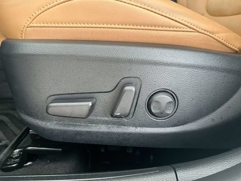 Certified 2025 Kia Seltos EX w/ EX Sunroof Package AWD/4WD image 16