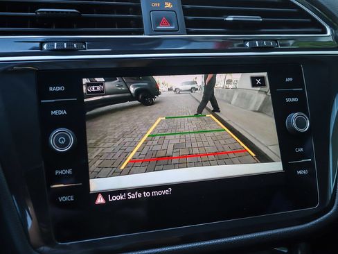 Used 2023 Volkswagen Tiguan SE image 26