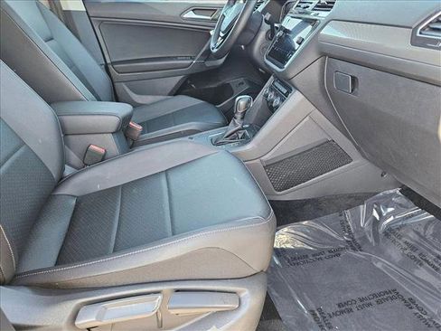 Used 2020 Volkswagen Tiguan SEL FWD image 23