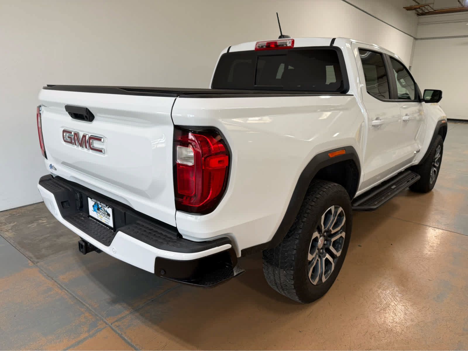 Used 2024 GMC Canyon AT4 w/ Technology Package AWD/4WD image 7