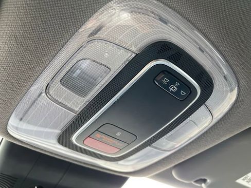 Used 2023 Hyundai Elantra SEL w/ Convenience Package FWD image 18