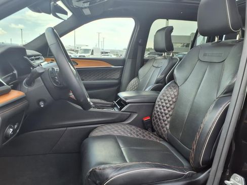 Certified 2022 Jeep Grand Cherokee Summit image 11