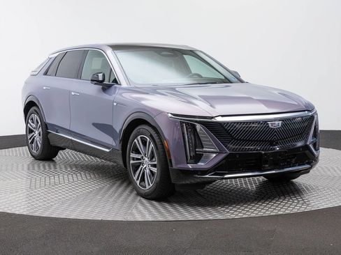 Used 2024 Cadillac Lyriq Luxury AWD/4WD image 4
