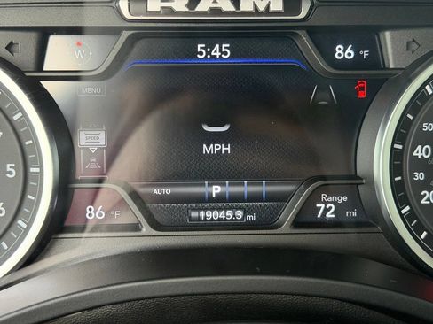 Used 2026 RAM 1500 Laramie AWD/4WD image 2