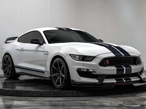 Used 2019 Ford Mustang Shelby GT350R w/ GT350R Equipment Group 920A RWD image 23