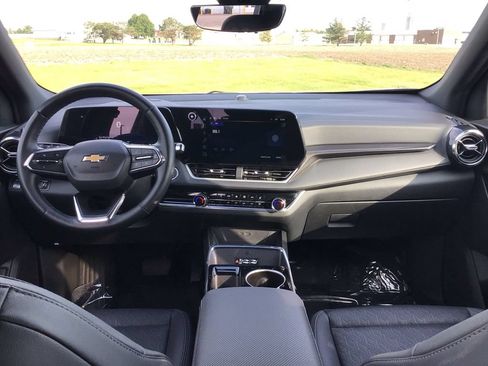 Used 2025 Chevrolet Equinox LT w/ Convenience Package II AWD/4WD image 21
