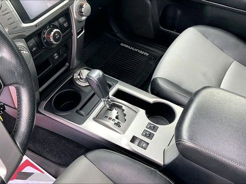 Used 2017 Toyota 4Runner SR5 Premium image 17