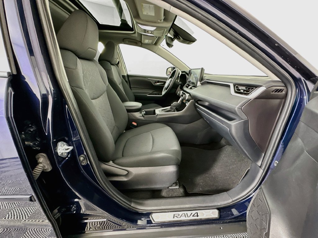 Certified 2025 Toyota RAV4 XLE w/ Convenience Package FWD image 27