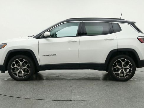 Used 2025 Jeep Compass Limited image 5