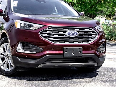 Used 2024 Ford Edge Titanium image 3