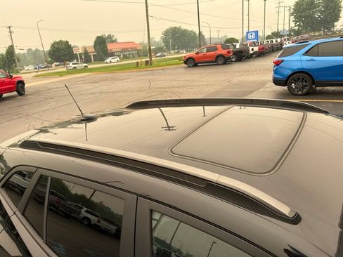 Used 2024 Chevrolet Trax ACTIV w/ Sunroof Package FWD image 7