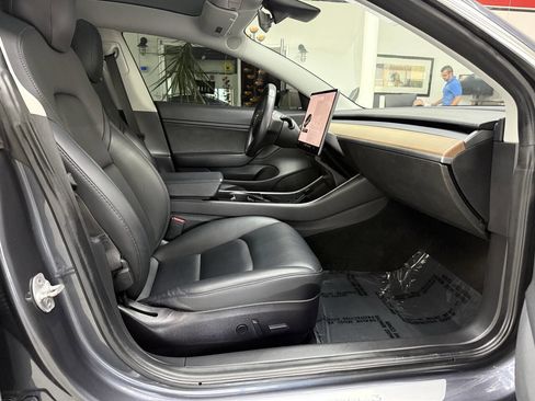 Used 2018 Tesla Model 3 AWD/4WD image 17