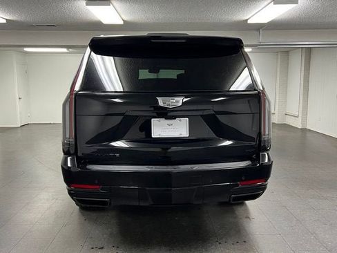 Used 2025 Cadillac Escalade ESV Sport Platinum w/ LPO, ONYX Package AWD/4WD image 3