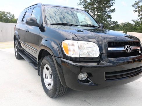 Used 2006 Toyota Sequoia SR5 RWD image 14