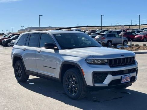 New 2026 Jeep Grand Cherokee 4WD image 8