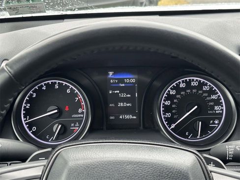 Used 2024 Toyota Camry SE image 10