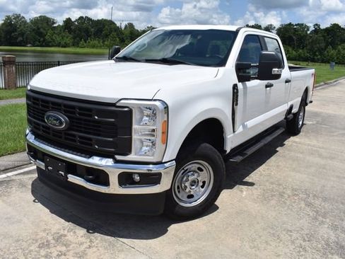 Used 2023 Ford F250 XL w/ FX4 Off-Road Package AWD/4WD image 2