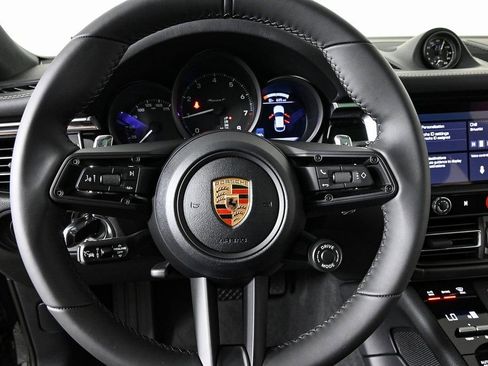 Used 2026 Porsche Macan image 9