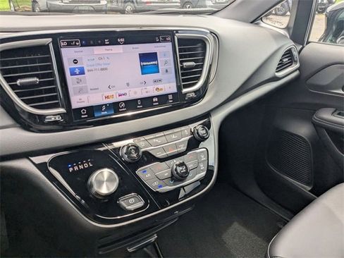 New 2026 Chrysler Voyager LX image 25